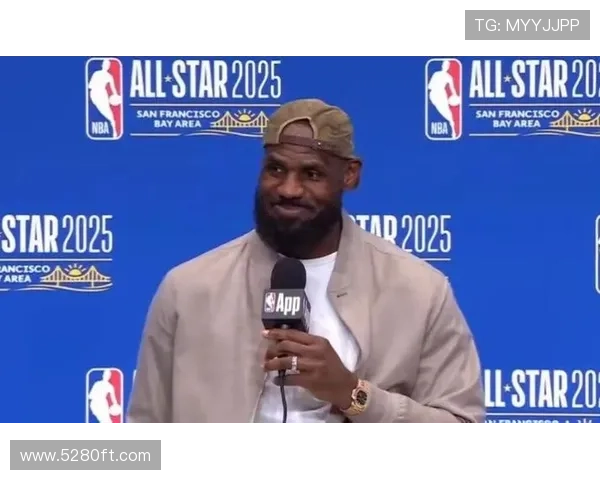 [NBA]老当益壮！詹姆斯溜底线接球暴扣.